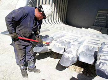 Large bucket with digger tooth systems